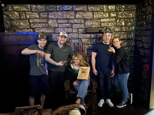 Bloody Elbow Guests | Escape Room Korea Town