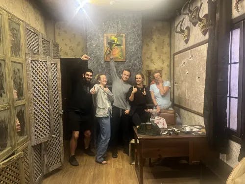 Cannibal's Den Gusests Photo | Escape Room Near Me
